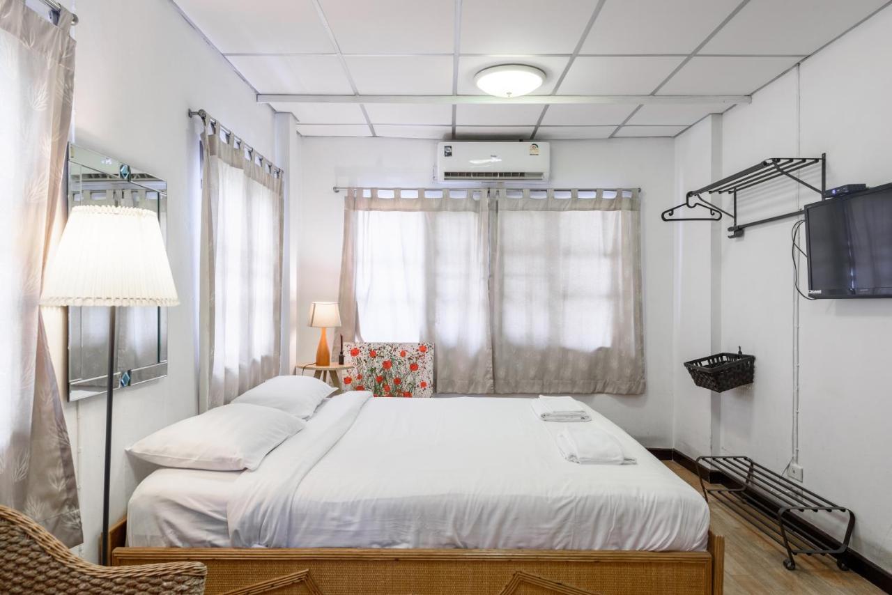 Siam Square House Hotel Bangkok Exterior foto