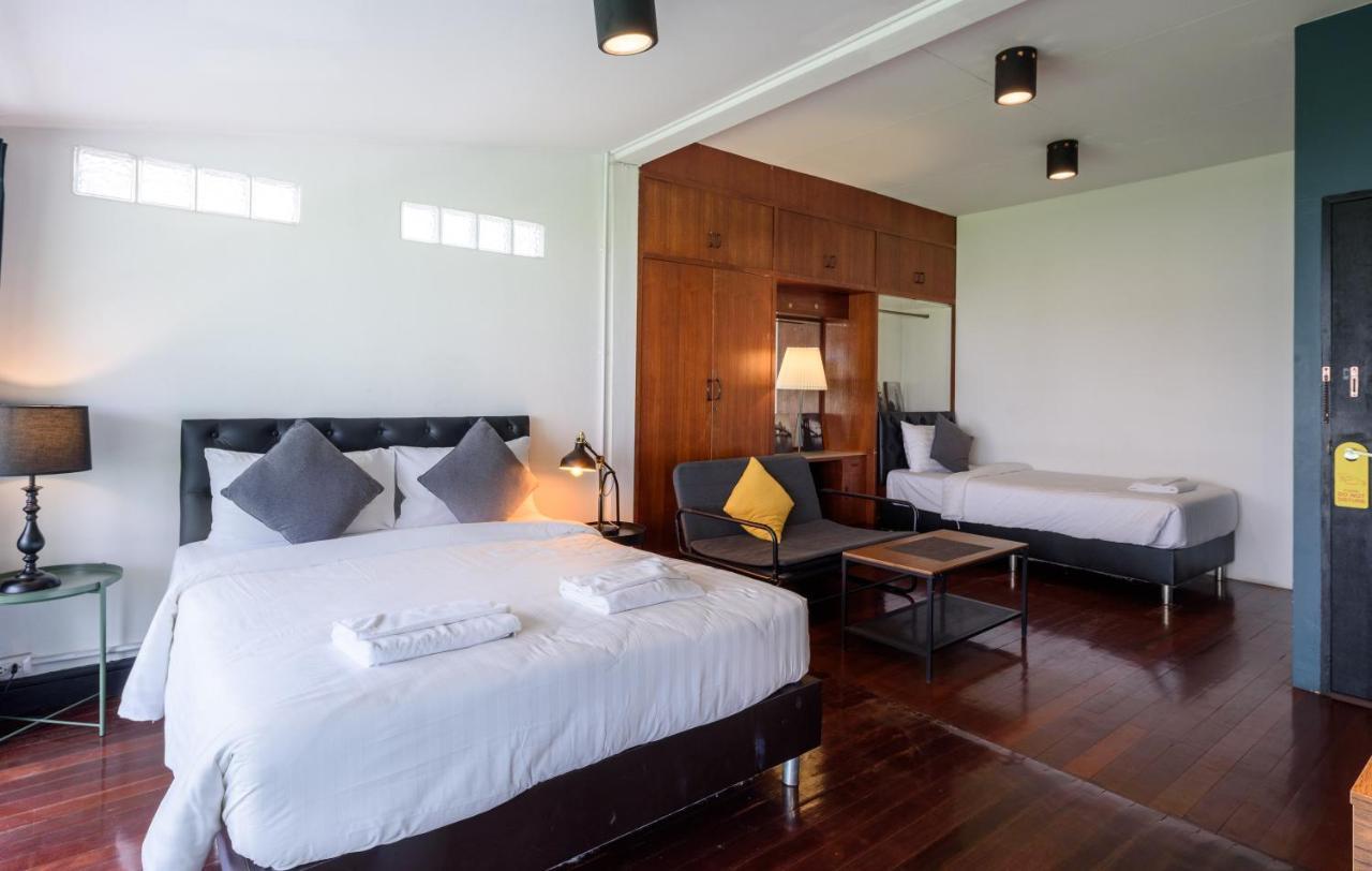 Siam Square House Hotel Bangkok Exterior foto