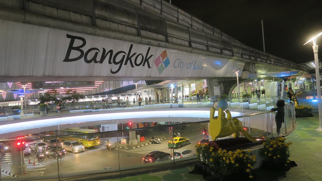 Siam Square House Hotel Bangkok Exterior foto